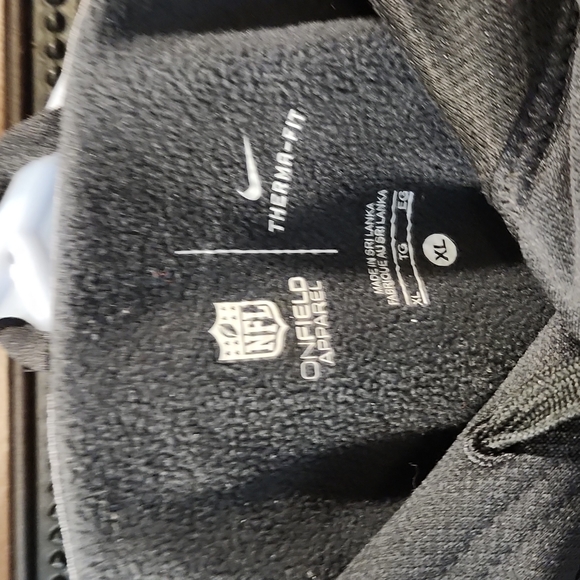 Tampa Bay Buccaneers hoodie - Picture 2 of 2